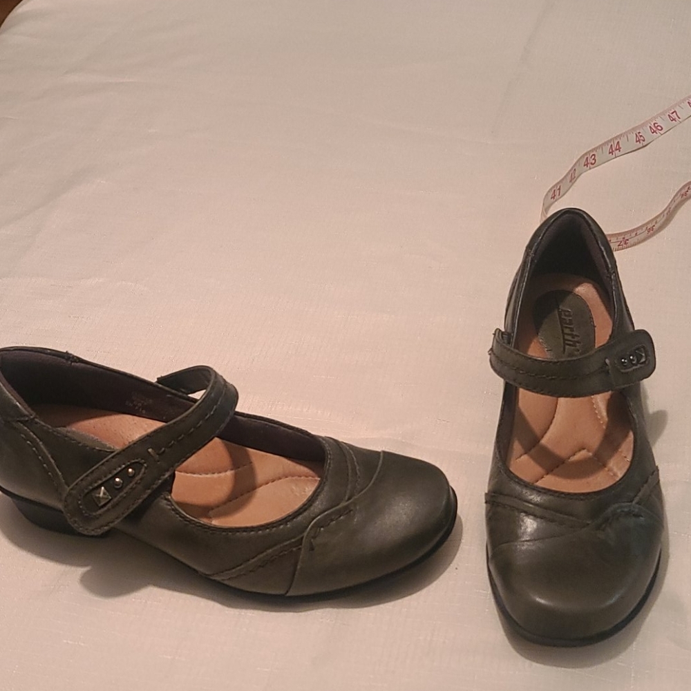 EARTH SHOES
